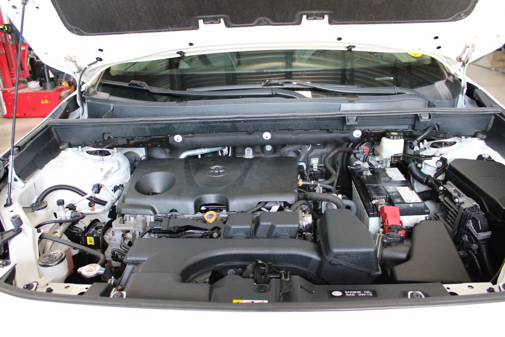 Used 2022 Toyota RAV4 XLE w/ Convenience Package AWD/4WD image 14