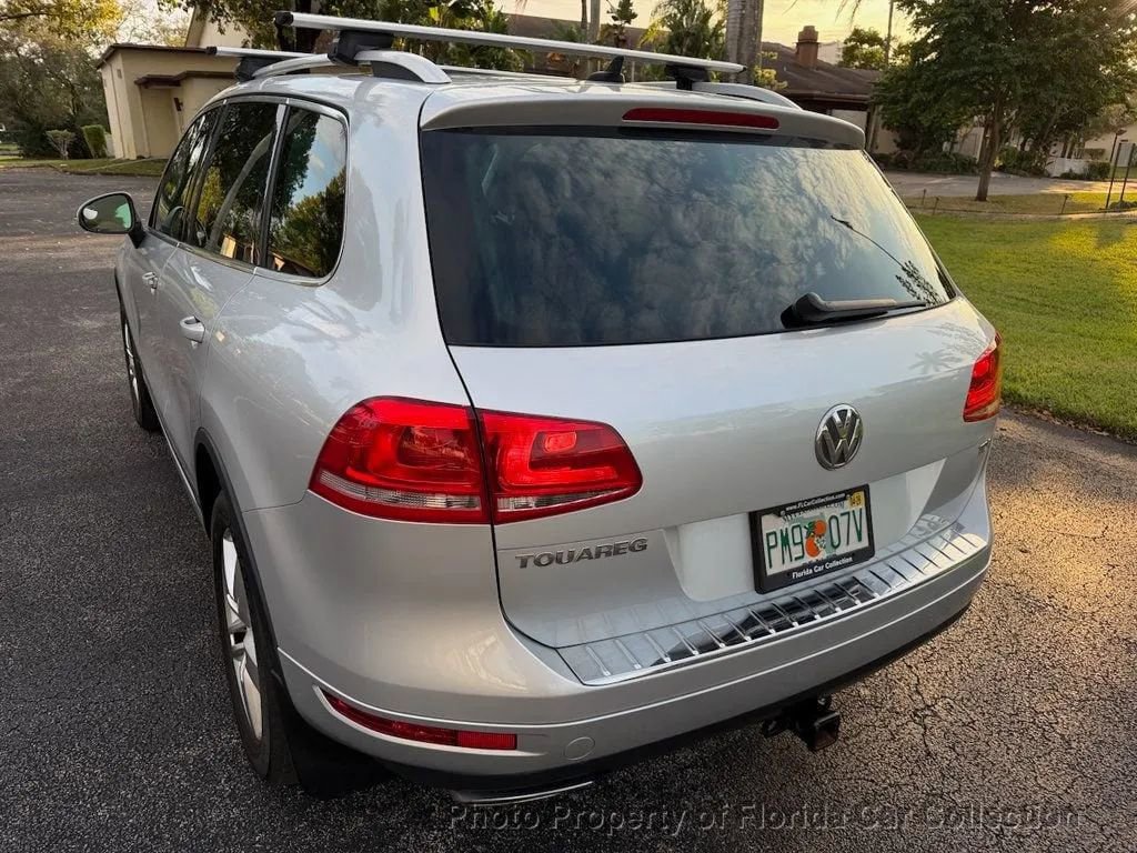 Used 2011 Volkswagen Touareg TDI image 19