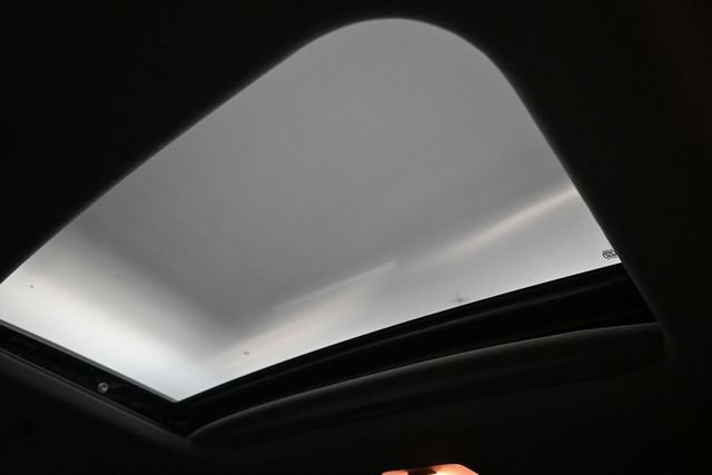 Used 2024 Hyundai Venue SEL FWD image 30