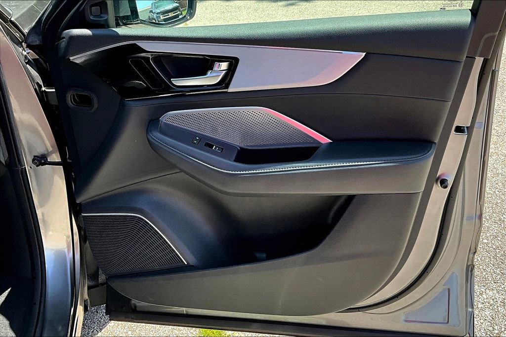 Used 2023 Acura MDX SH-AWD image 26