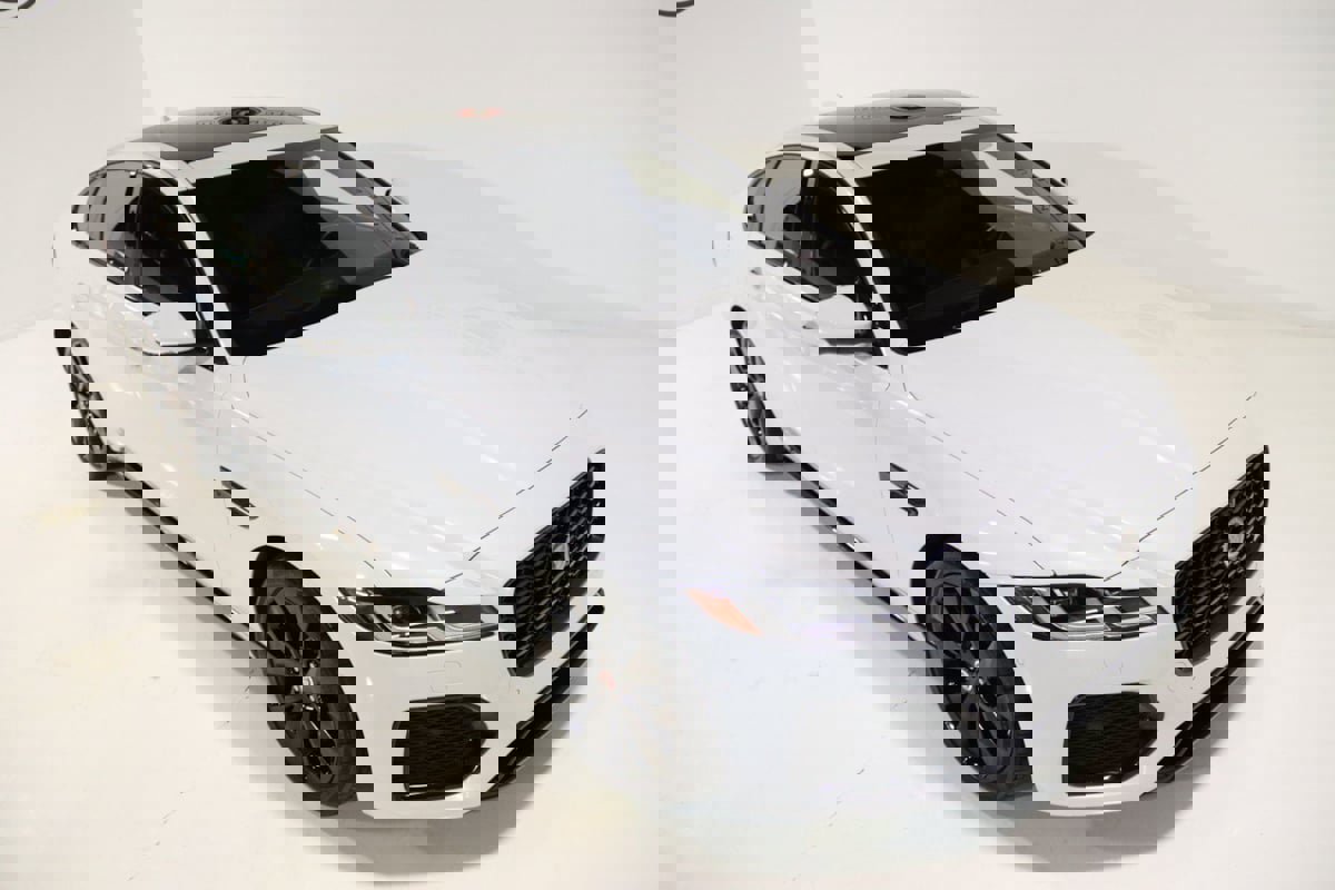 Used 2021 Jaguar XF R-Dynamic SE image 24