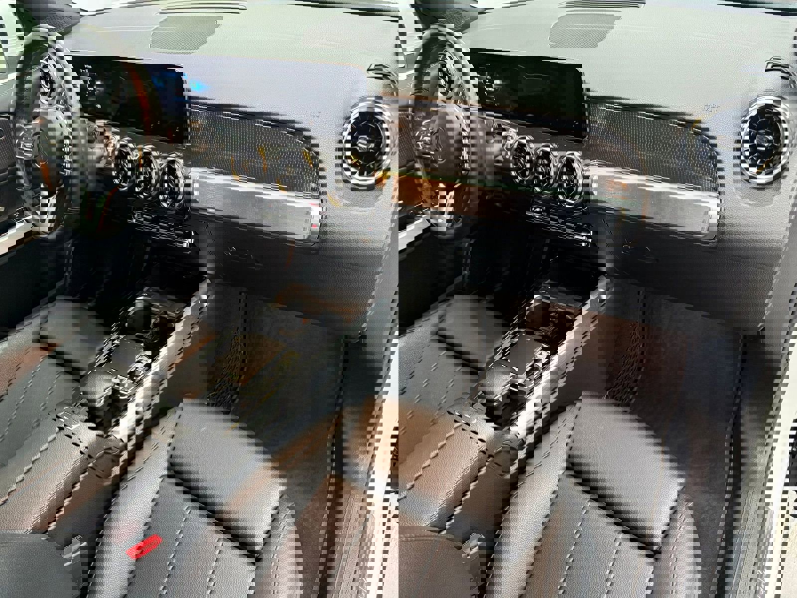 Used 2020 Mercedes-Benz GLB 250 image 36