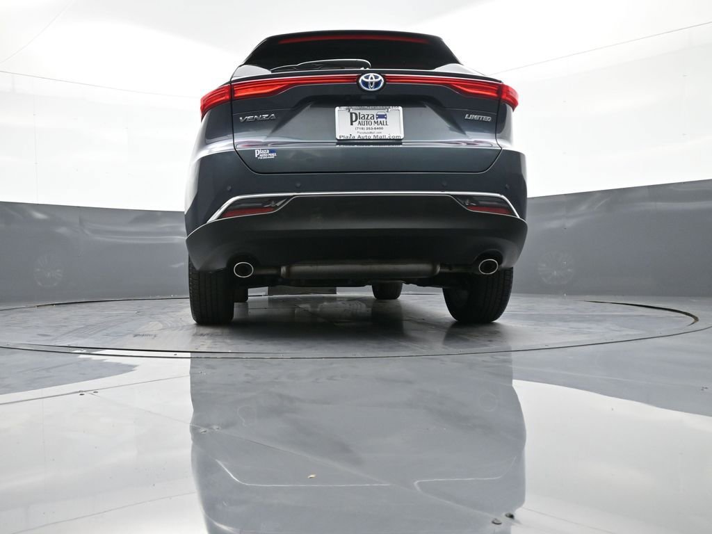 Certified 2024 Toyota Venza Limited image 30
