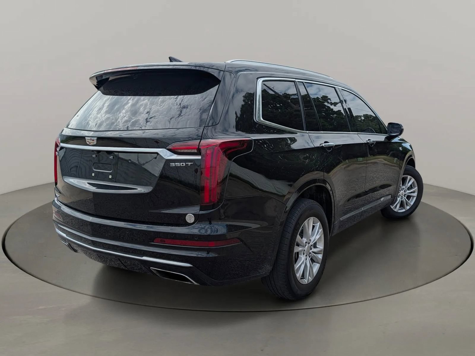 Used 2021 Cadillac XT6 Luxury w/ LPO, Floor Liner Package AWD/4WD image 5