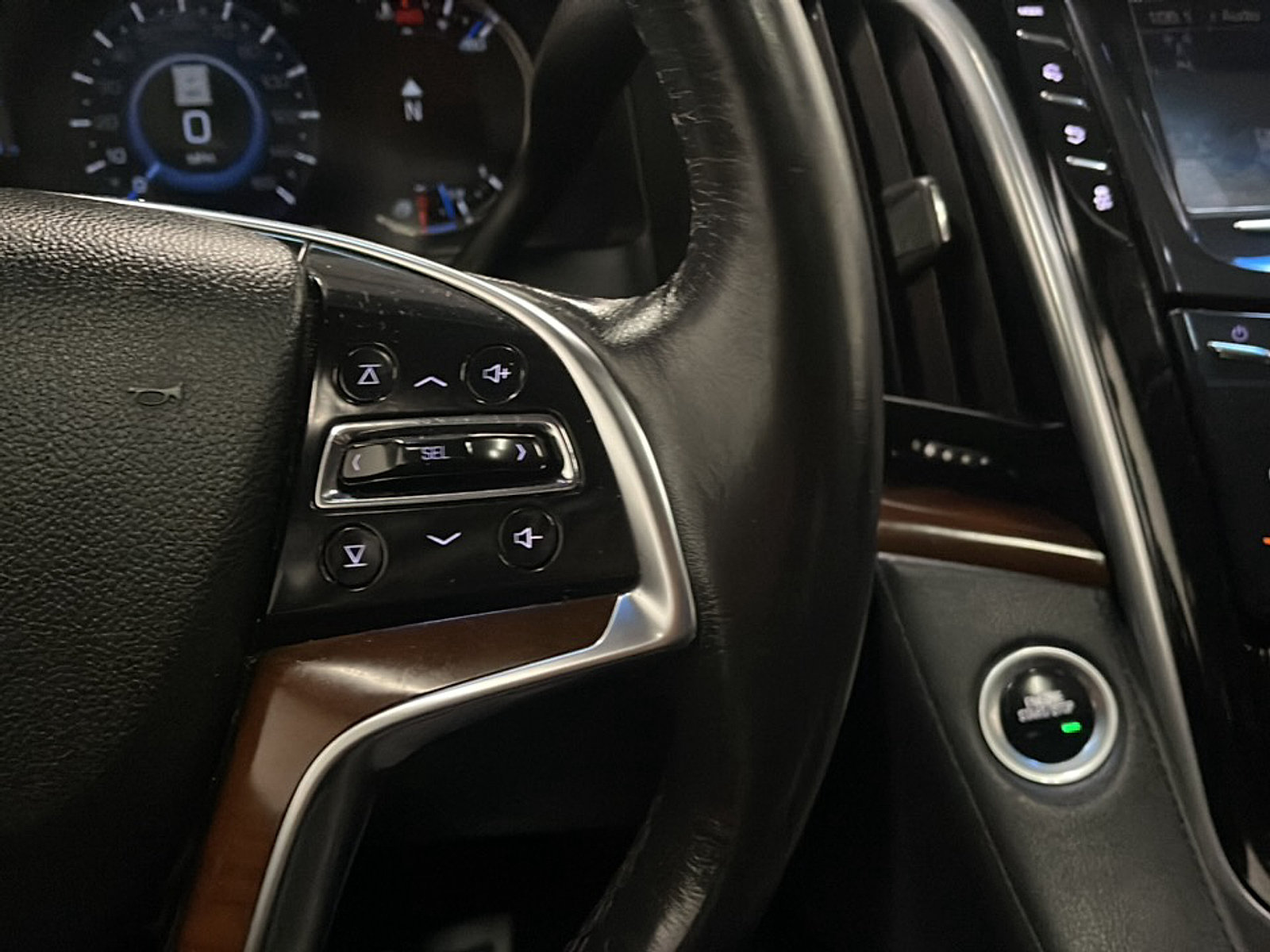 Used 2020 Cadillac Escalade Luxury w/ Escalade Sport Edition AWD/4WD image 7
