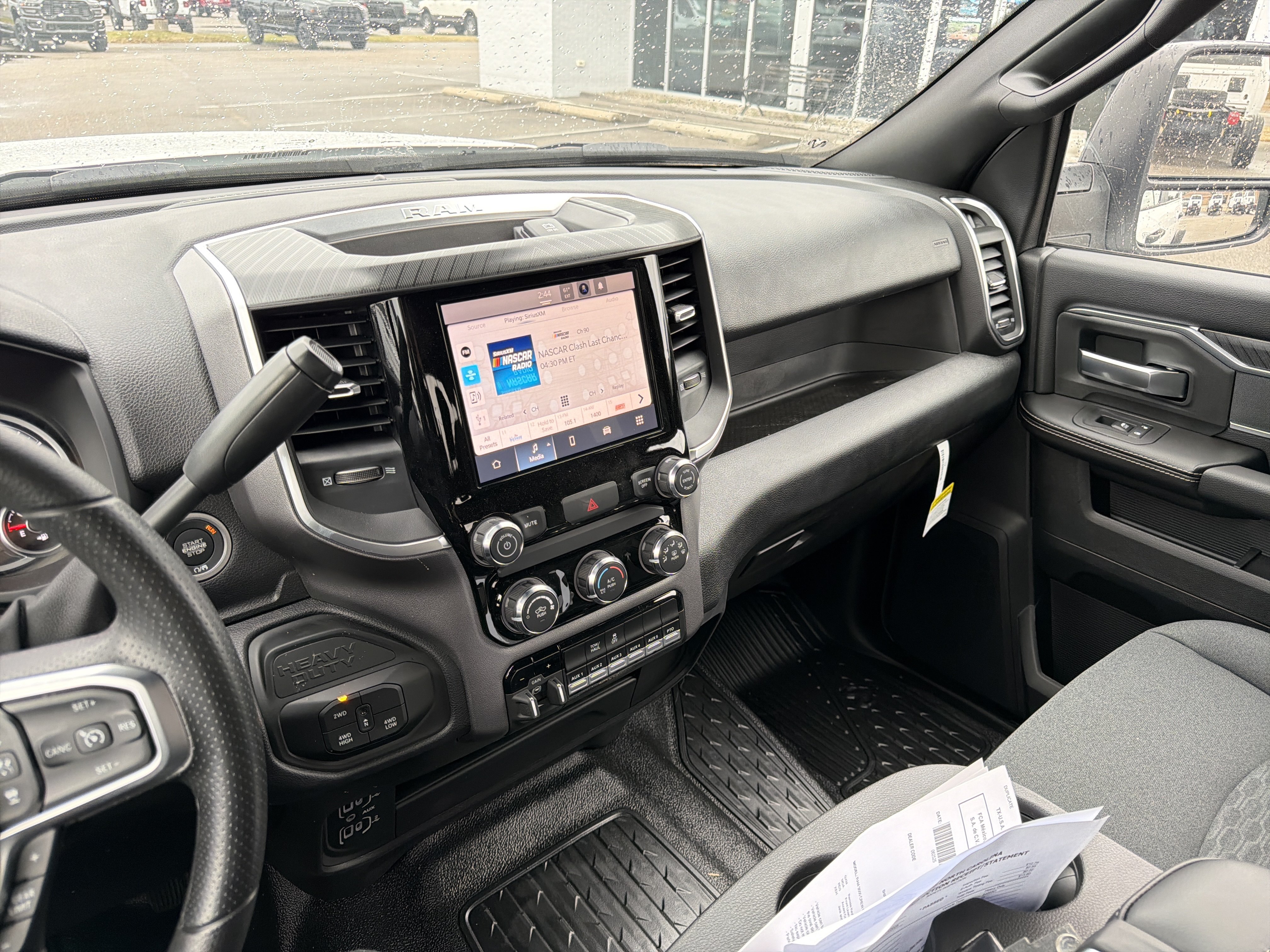 Used 2025 RAM 3500 Big Horn AWD/4WD image 16