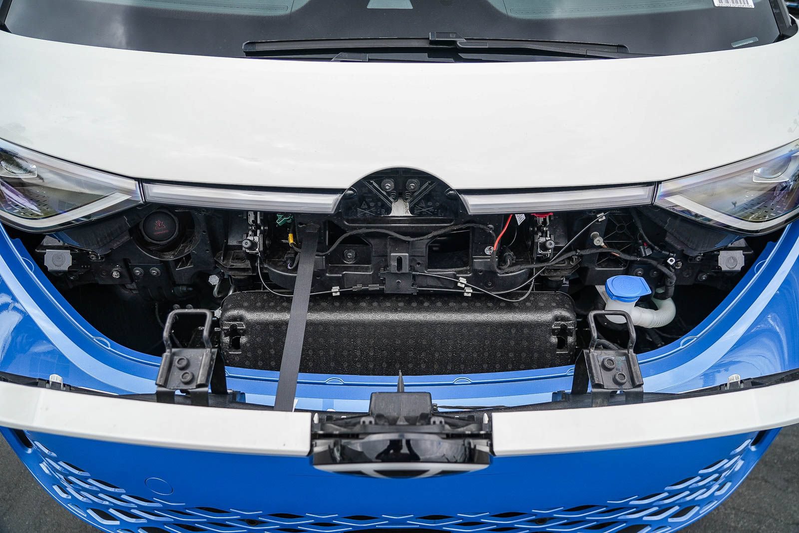 Certified 2025 Volkswagen ID. Buzz 1st Edition RWD image 28