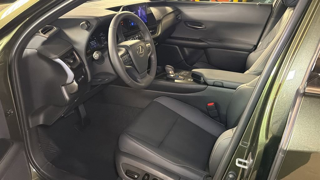 Certified 2025 Lexus UX 300h AWD w/ Accessory Package (Z1) image 21