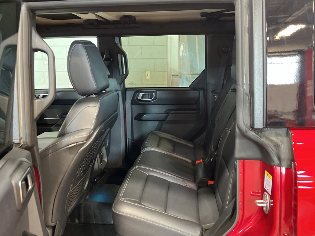 Used 2025 Ford Bronco Badlands image 33