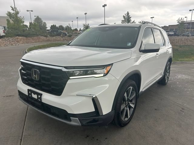 Used 2024 Honda Pilot Touring image 3