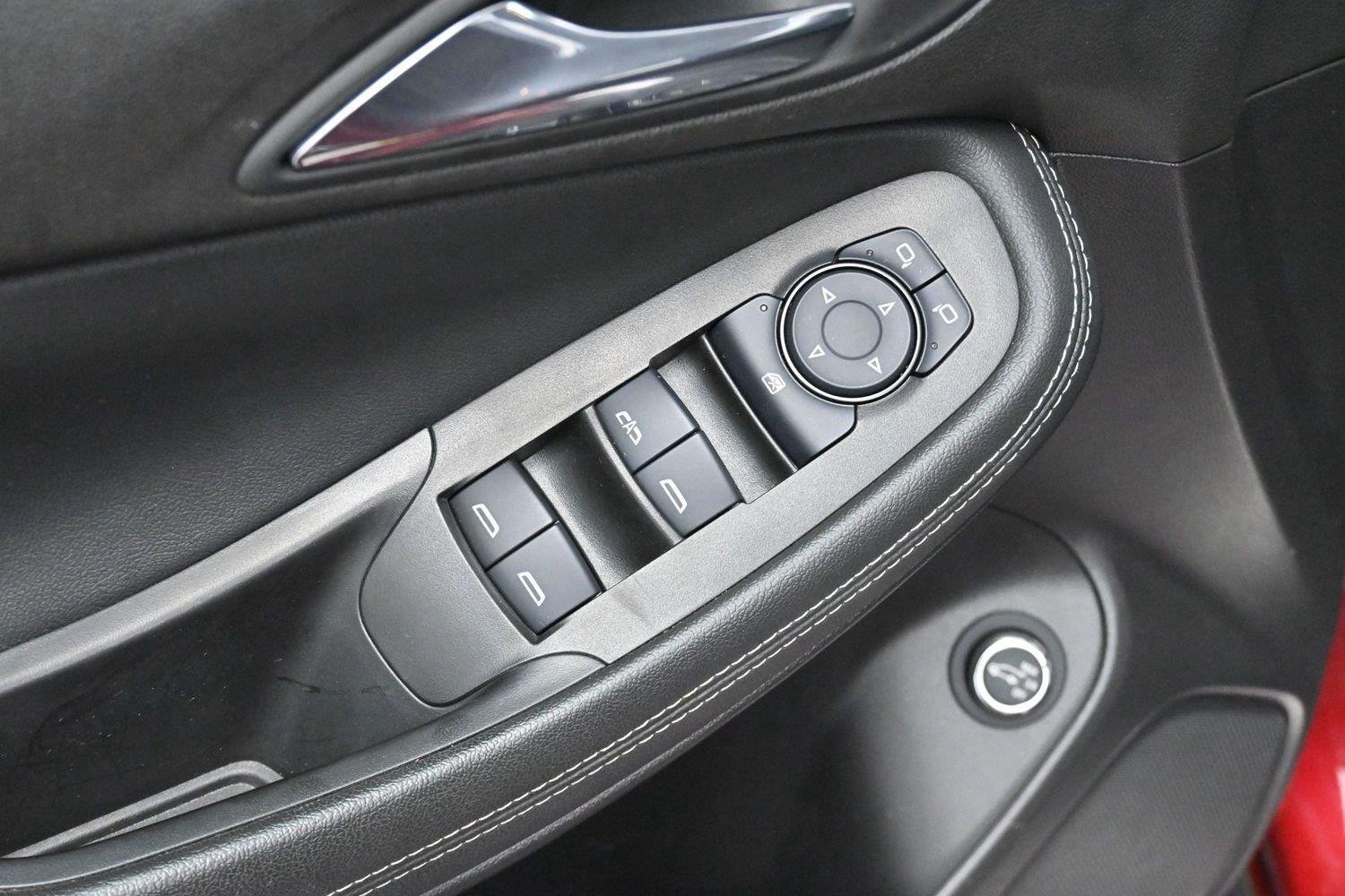 Used 2022 Buick Encore GX Select w/ Sport Touring Package AWD/4WD image 11