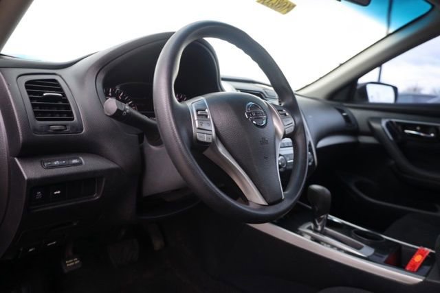 Used 2014 Nissan Altima 2.5 S w/ Sport Value Package image 16