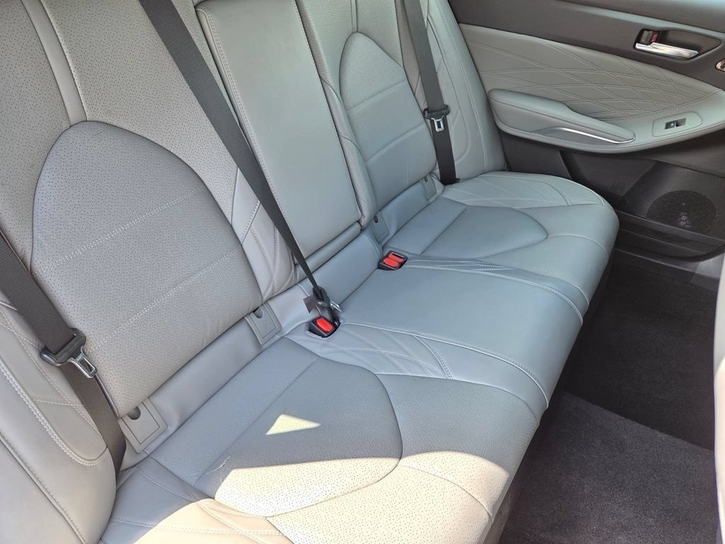 Used 2020 Toyota Avalon Limited w/ Advanced Safety Package FWD image 5