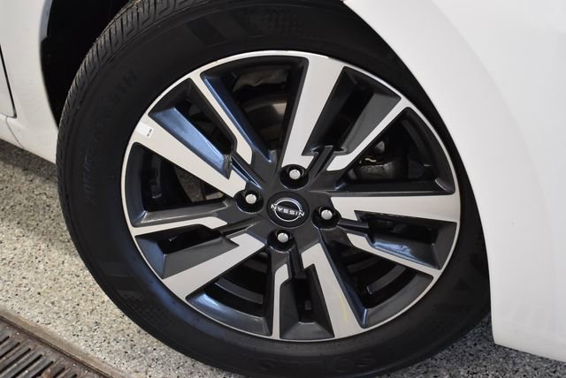 Used 2025 Nissan Versa SV image 30