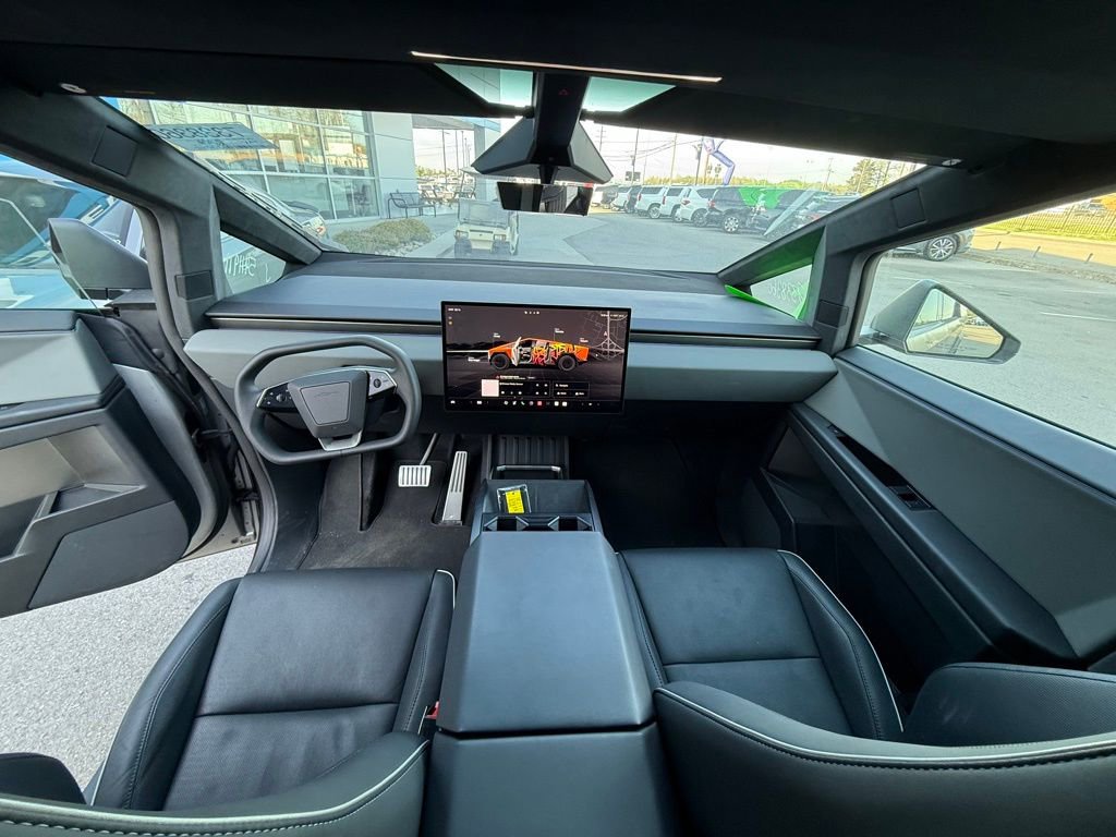 Used 2025 Tesla Cybertruck AWD Crew Cab image 8