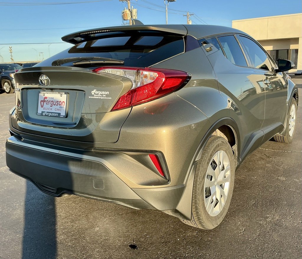 Used 2021 Toyota C-HR LE image 19