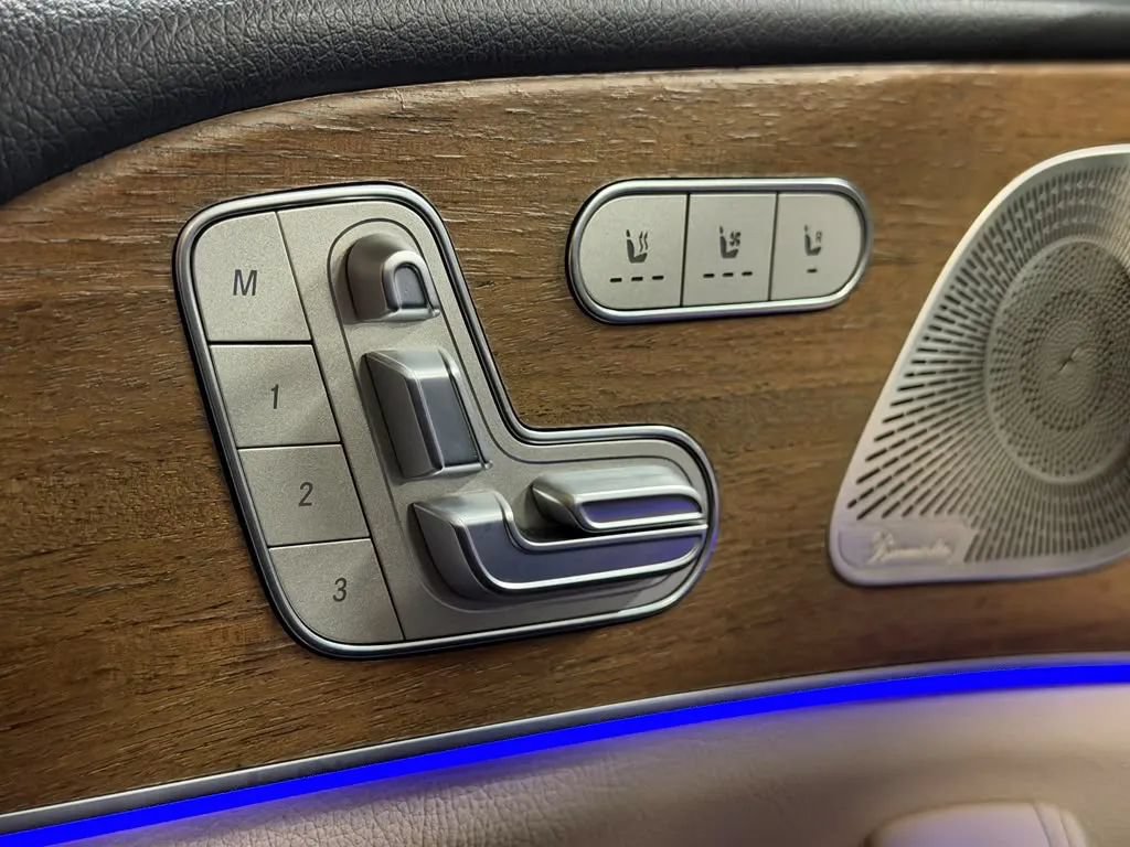 Used 2022 Mercedes-Benz GLS 450 4MATIC image 38