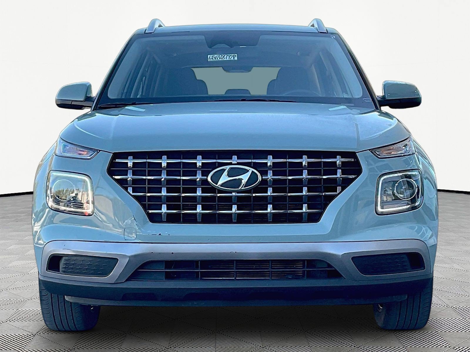 Used 2025 Hyundai Venue SEL FWD image 2