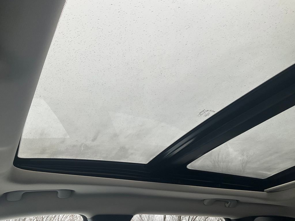 Used 2015 Jeep Cherokee Limited w/ Luxury Group AWD/4WD image 16