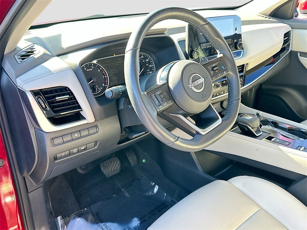 Used 2023 Nissan Rogue SL w/ SL Premium Package image 9