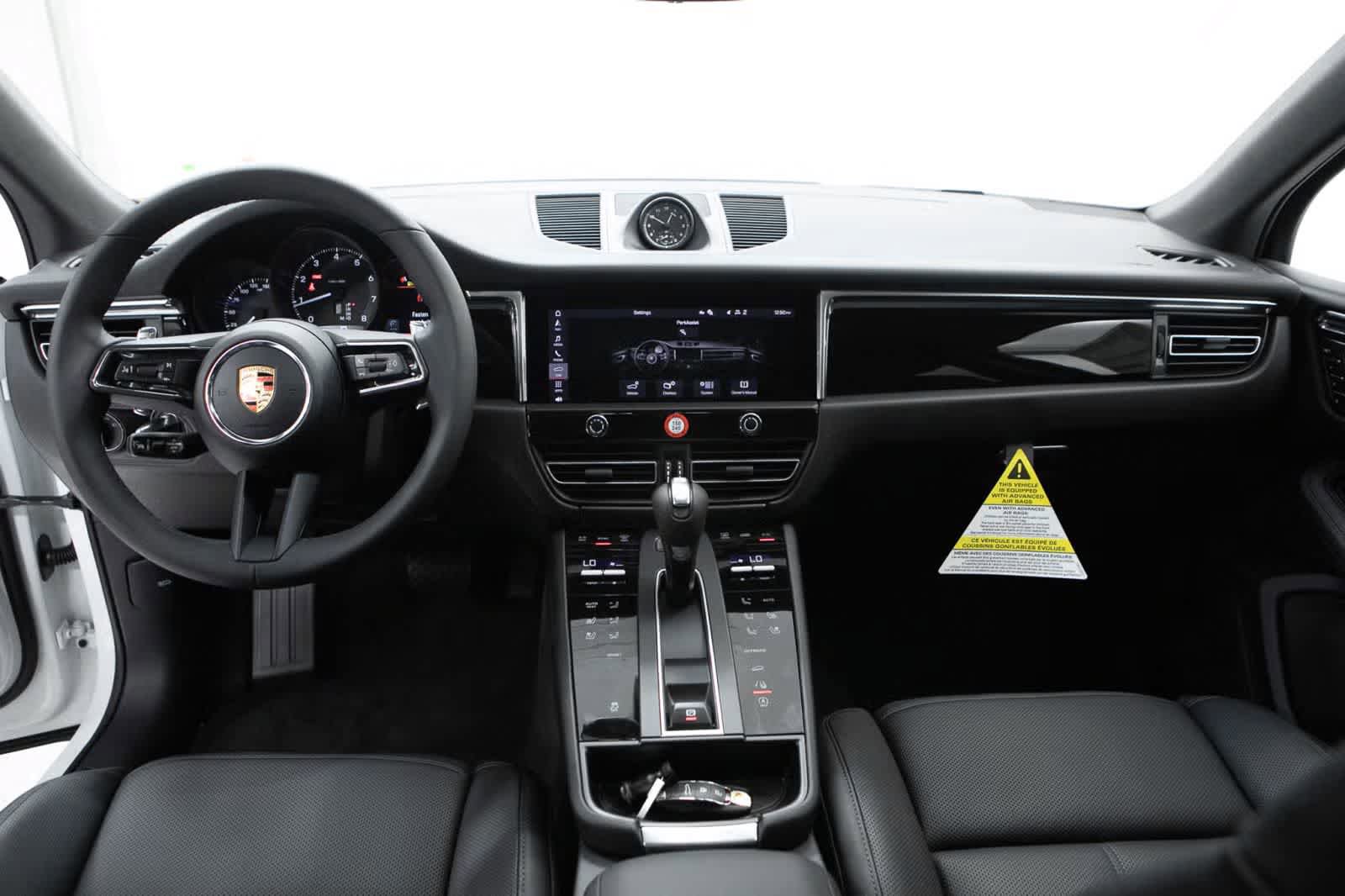 Used 2026 Porsche Macan AWD/4WD image 13
