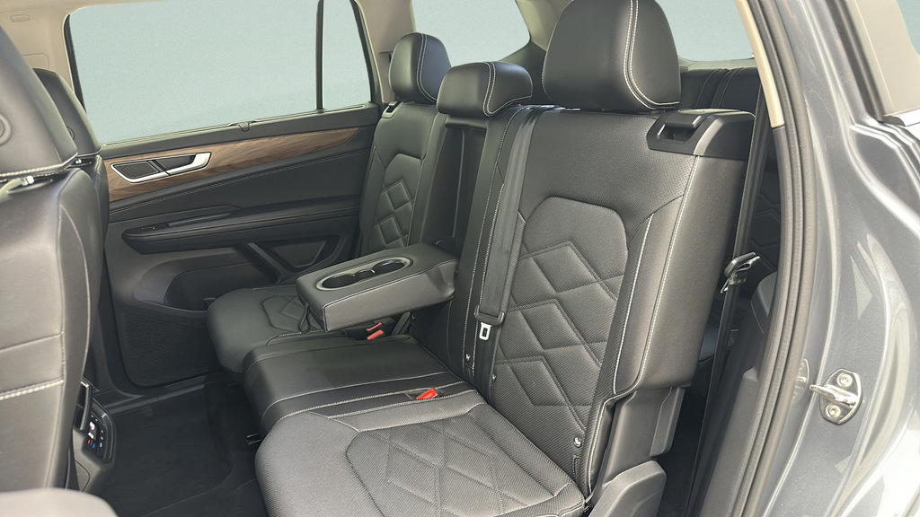 Used 2025 Volkswagen Atlas SE AWD/4WD image 10