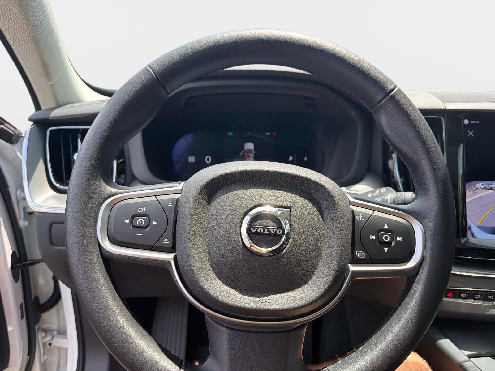 Certified 2025 Volvo XC60 B5 Core AWD/4WD image 24