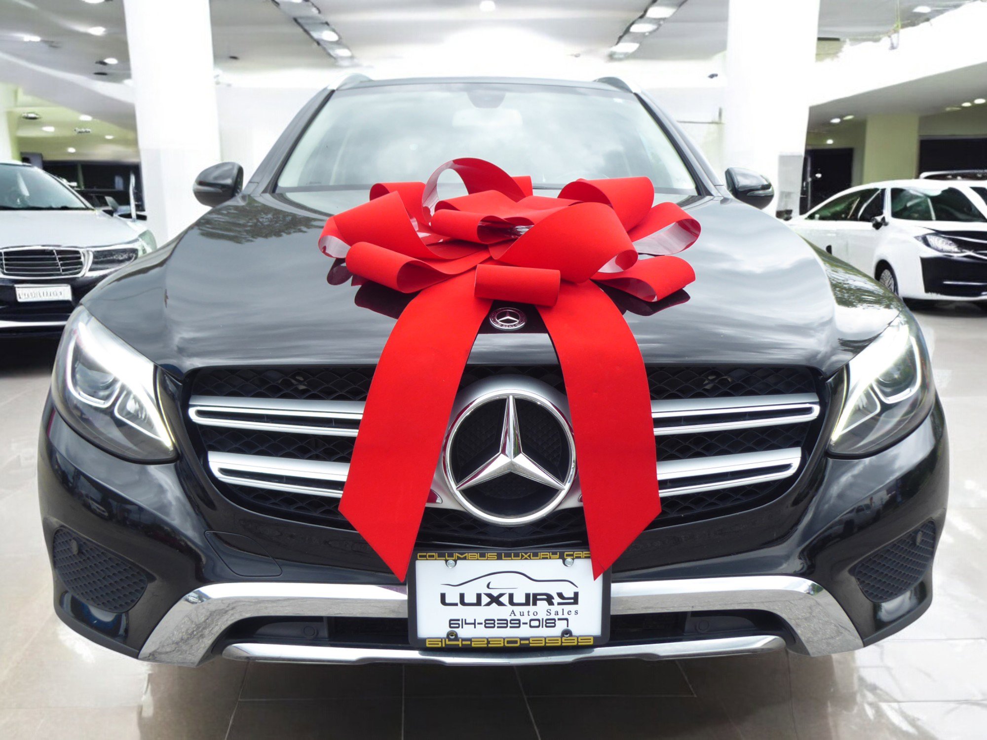 Used 2019 Mercedes-Benz GLC 300 4MATIC w/ Premium Package image 3