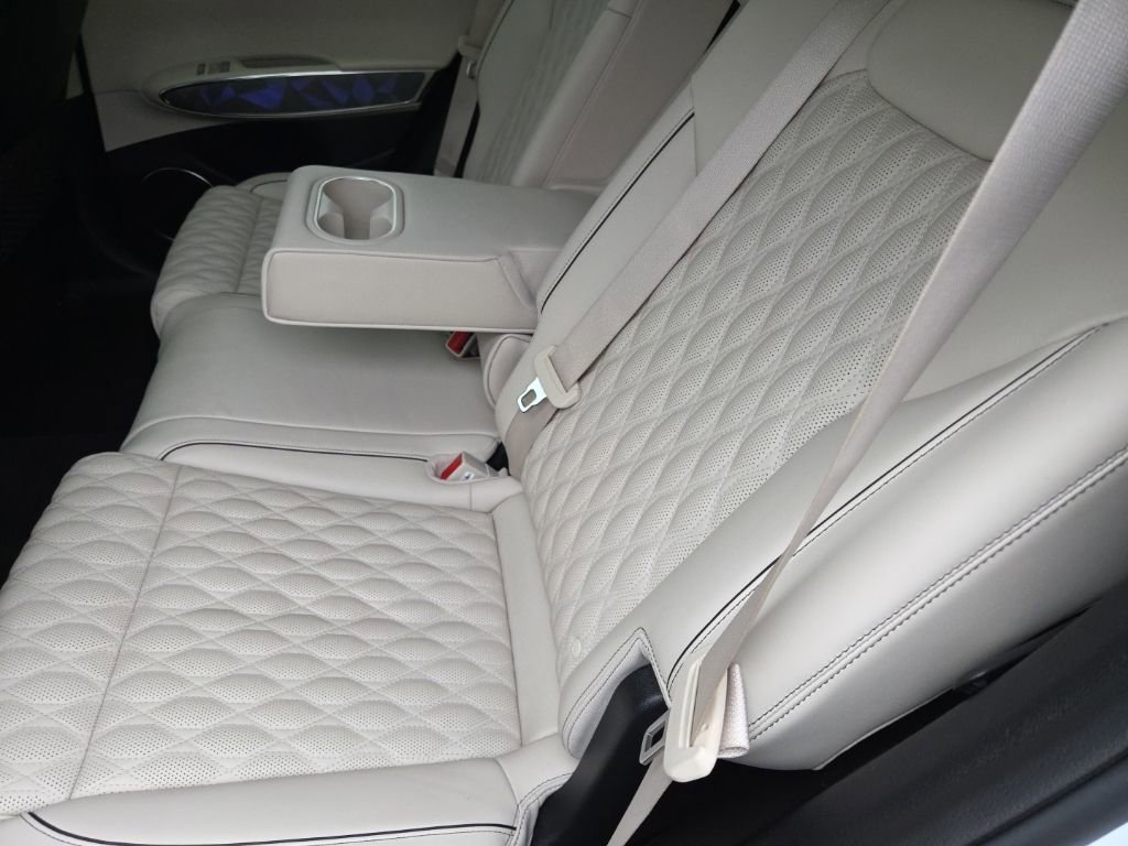 Used 2025 Genesis GV70 3.5T Sport w/ Sport Advanced Package image 30