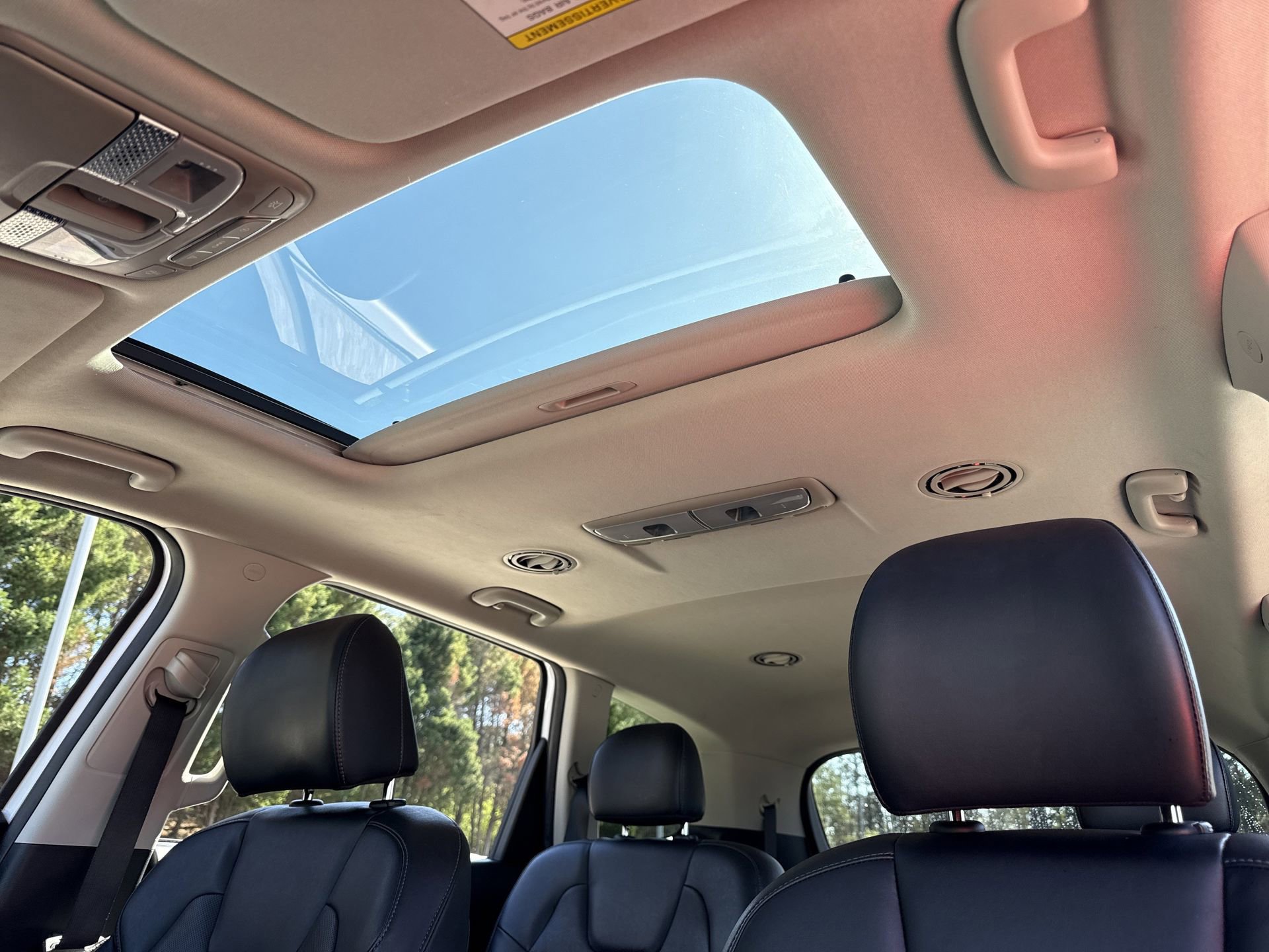 Used 2022 Kia Telluride S image 4