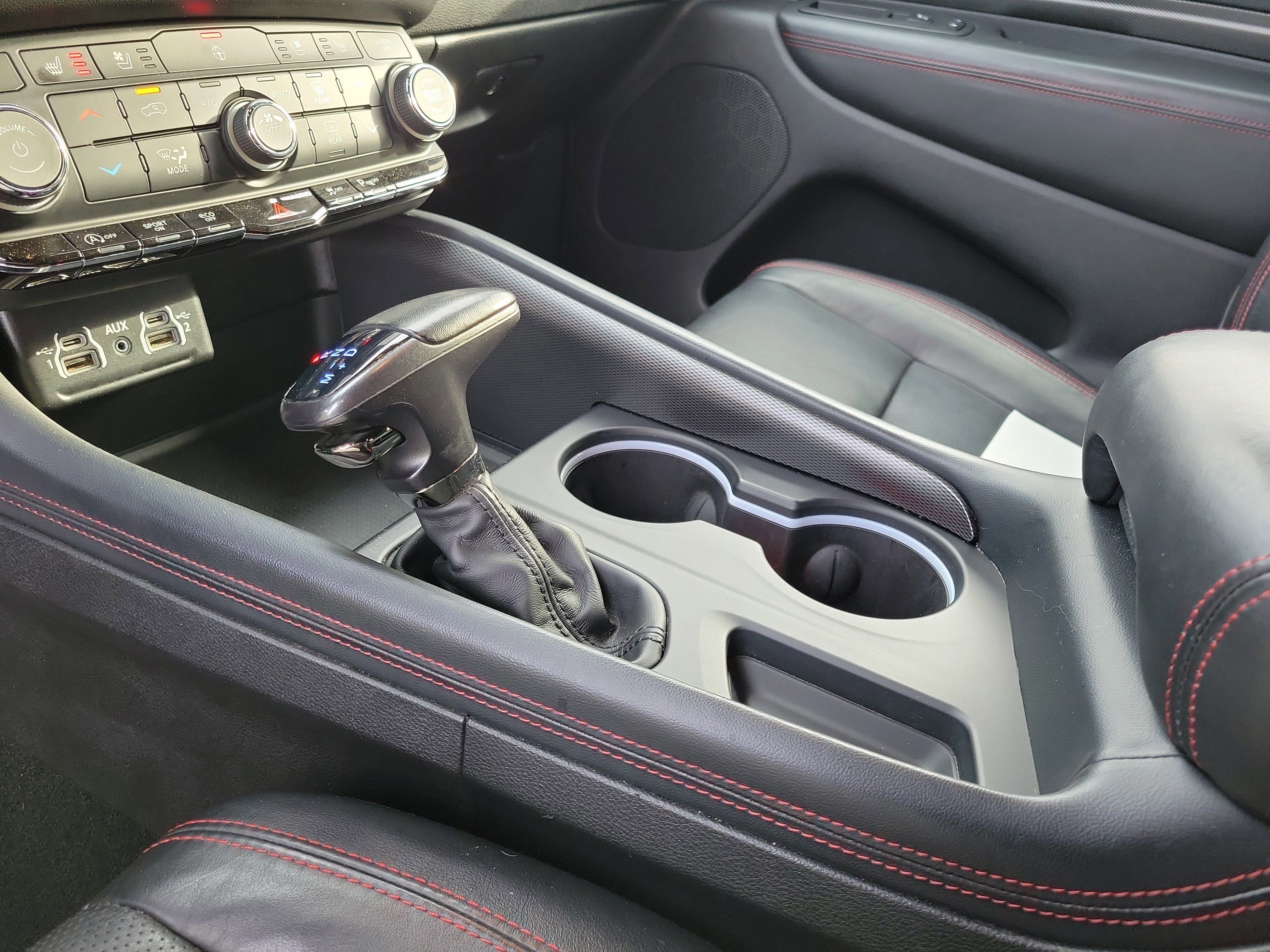 Used 2023 Dodge Durango GT image 29