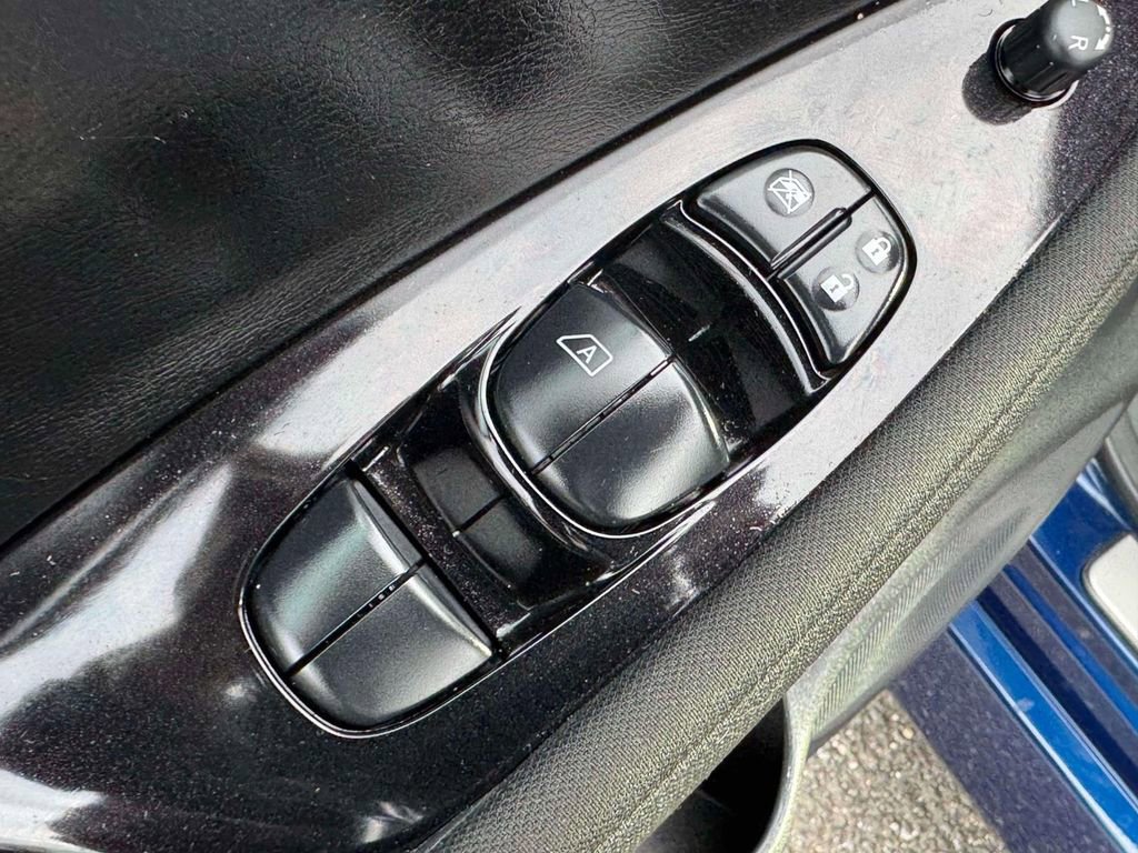 Certified 2025 Nissan Leaf SV Plus image 17