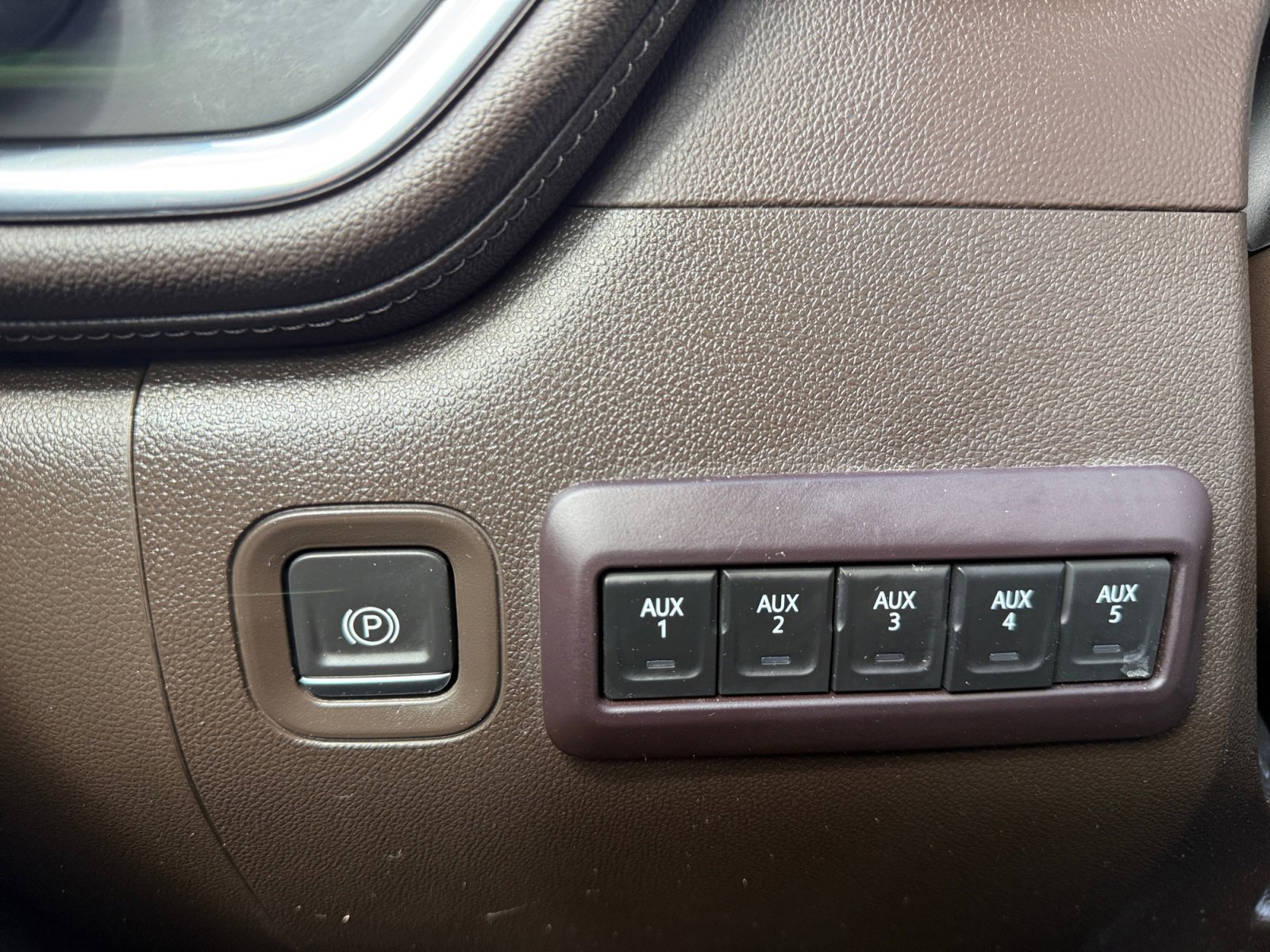 Used 2022 Chevrolet Silverado 2500 LTZ w/ LTZ Convenience Package image 14