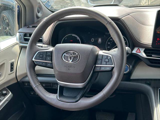 Certified 2024 Toyota Sienna Platinum image 45