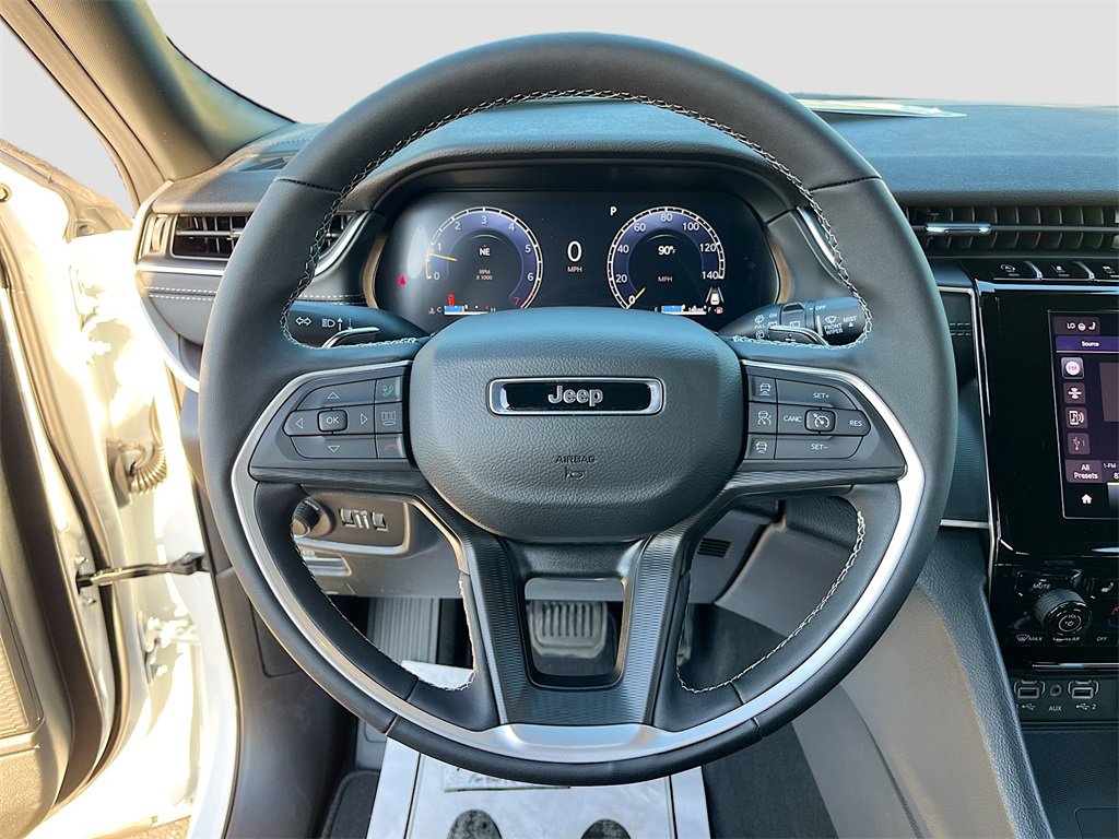 New 2025 Jeep Grand Cherokee L Altitude image 11