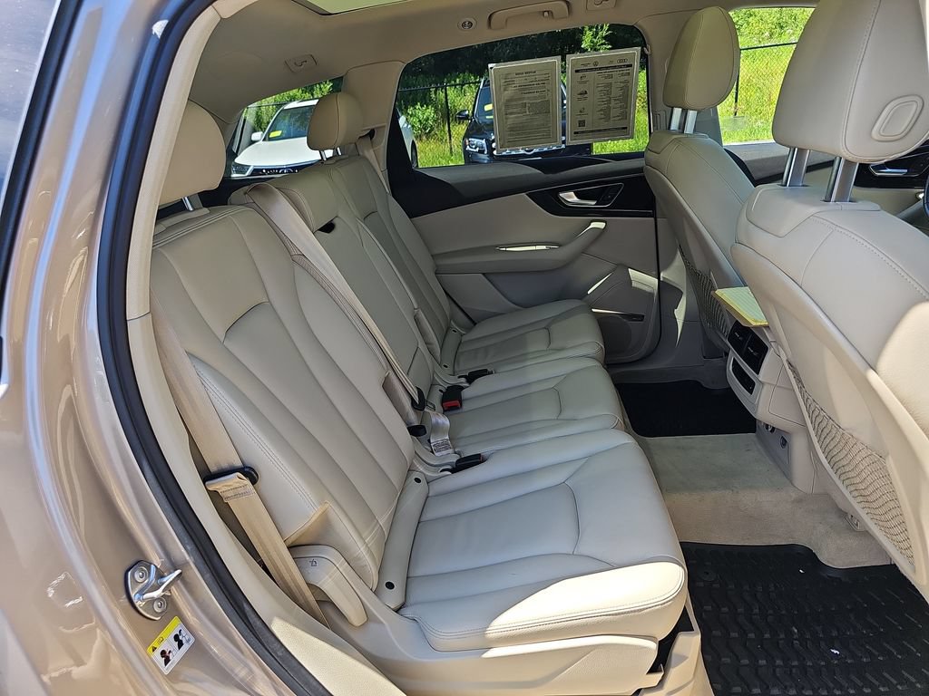 Used 2019 Audi Q7 3.0T Premium Plus w/ Premium Plus Package AWD/4WD image 28