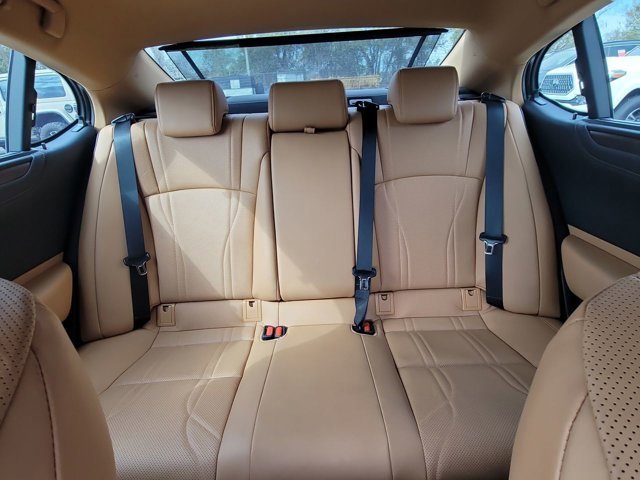 Used 2024 Lexus ES 300h Ultra Luxury w/ Accessory Package (Z2) image 5