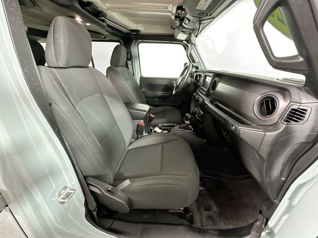 Used 2023 Jeep Wrangler Unlimited w/ Cold Weather Group AWD/4WD image 29