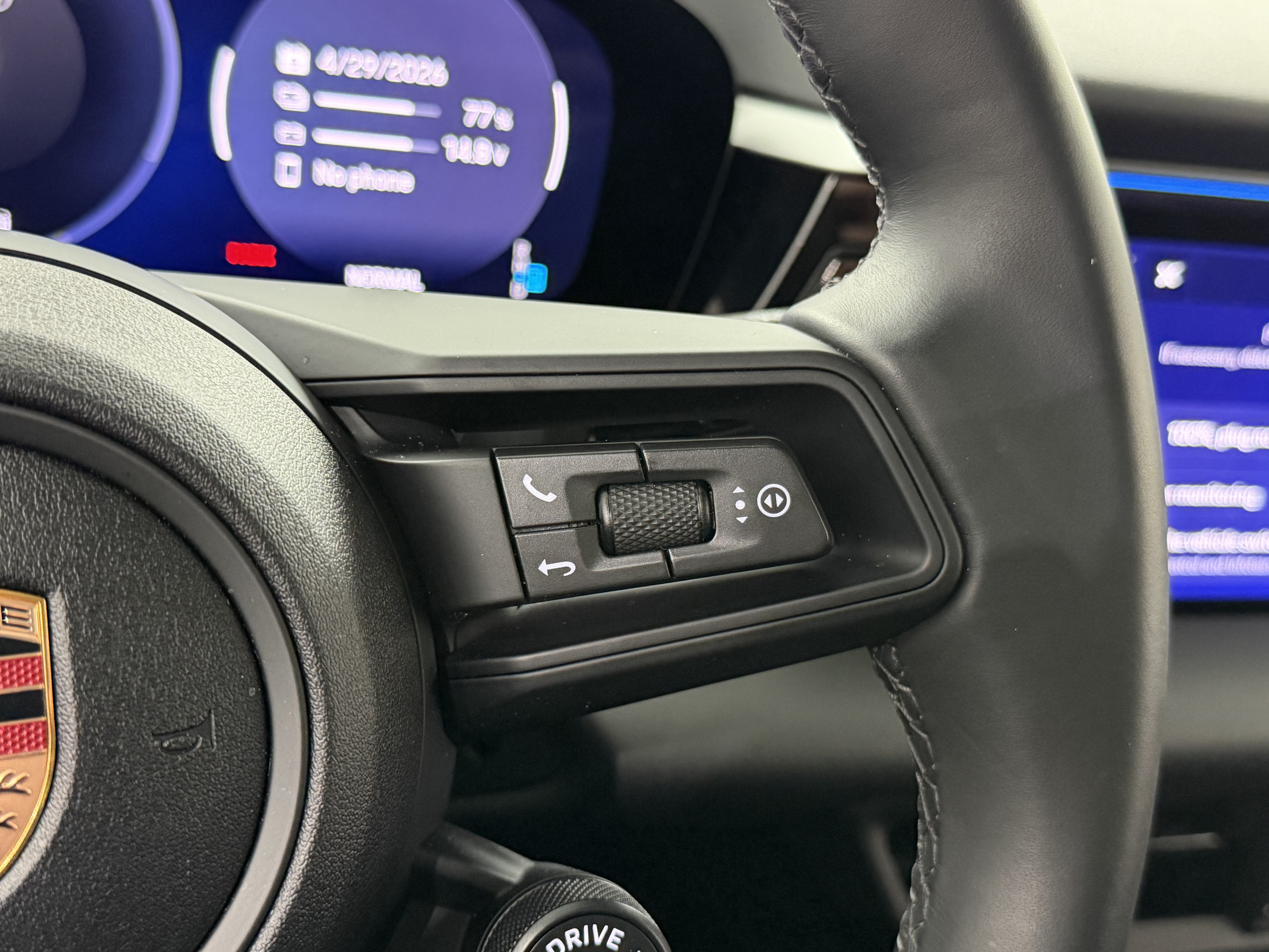 Certified 2025 Porsche Macan Electric RWD image 47