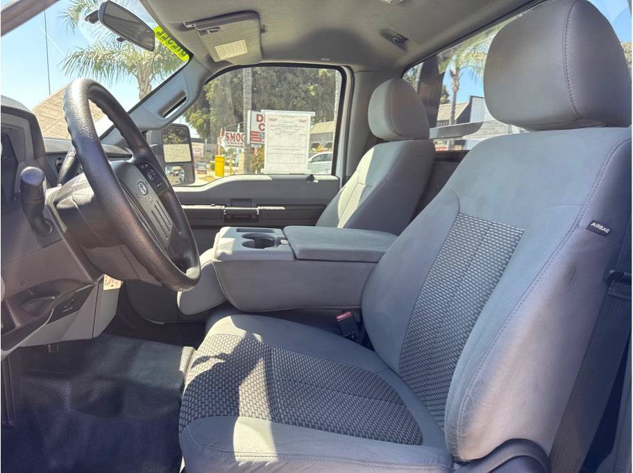 Used 2015 Ford F550 2WD Regular Cab Super Duty image 11