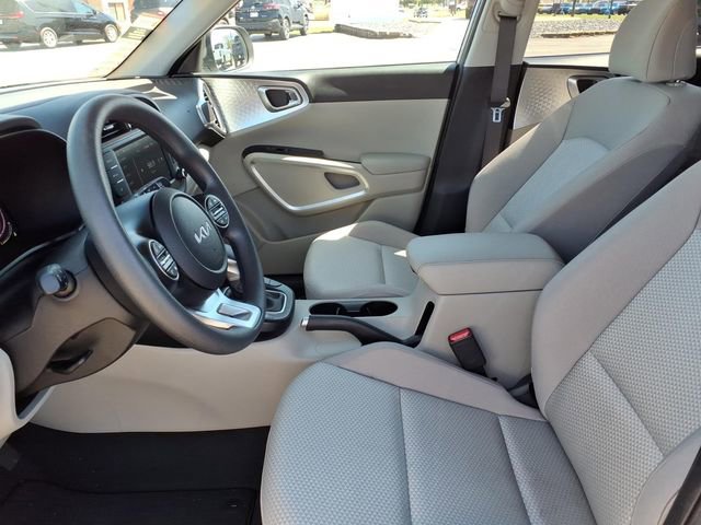 Used 2025 Kia Soul S image 11