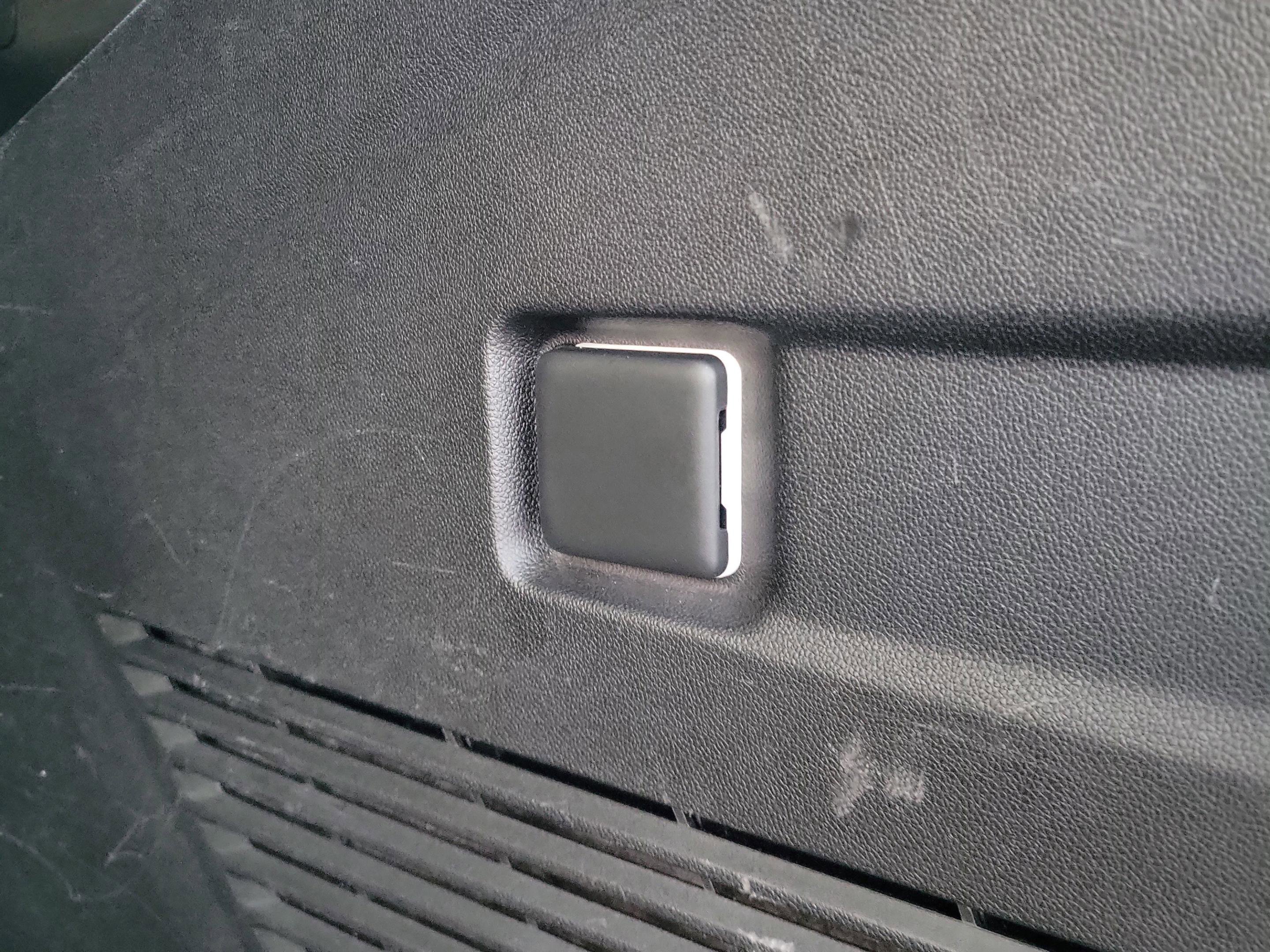 Used 2024 Chevrolet Suburban LT image 11