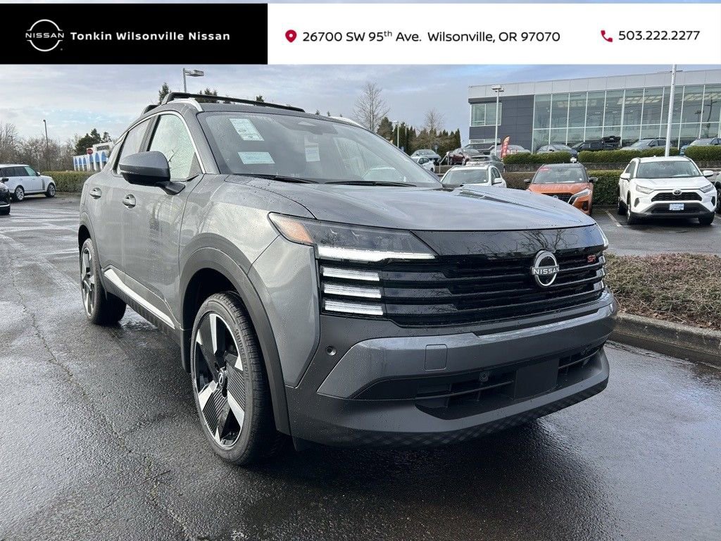 New 2025 Nissan Kicks SR w/ Illumination Package
