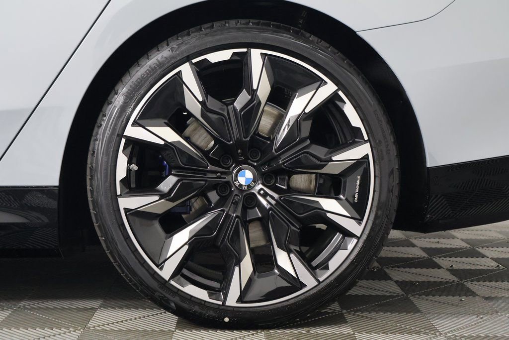 New 2026 BMW i5 eDrive40 w/ M Sport Package image 10