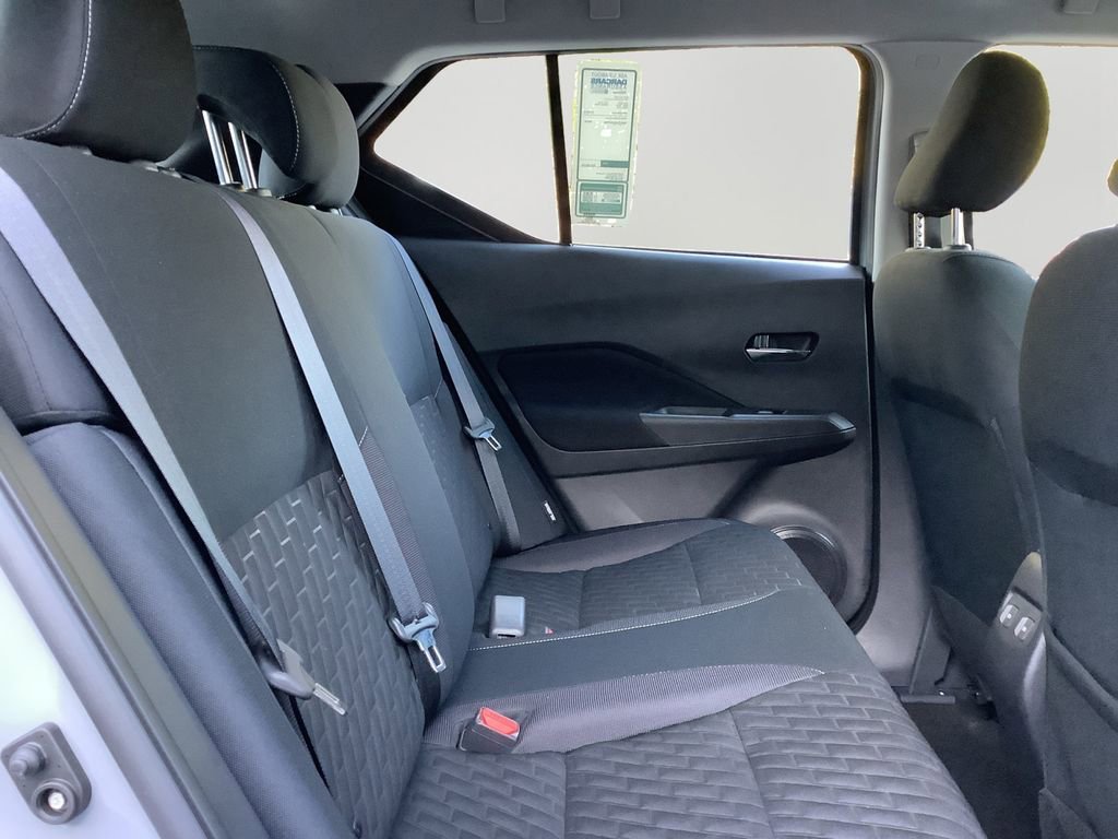 Used 2023 Nissan Kicks SV image 13