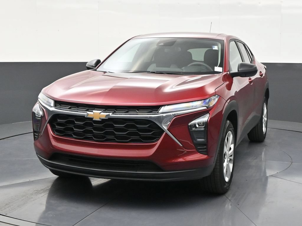Used 2025 Chevrolet Trax LS FWD image 9