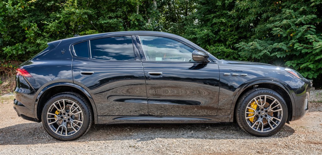 Used 2023 Maserati Grecale Modena AWD/4WD image 6