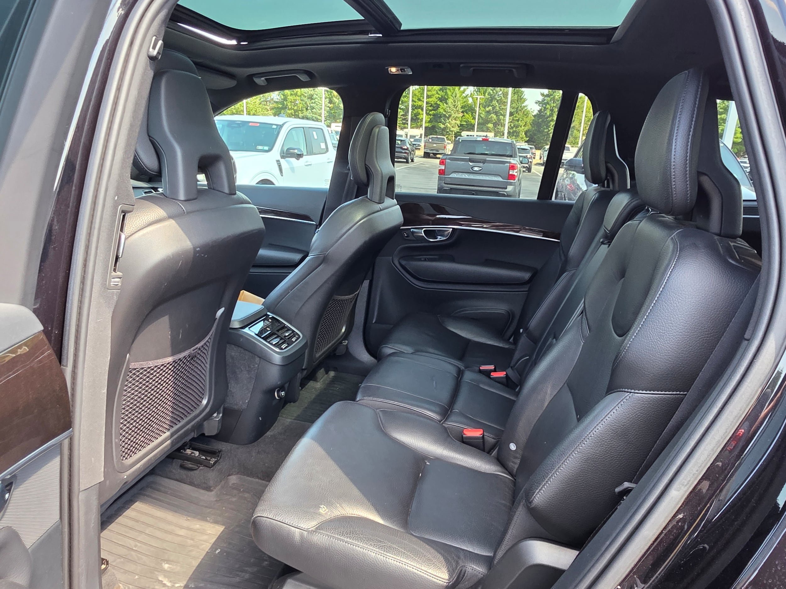Used 2018 Volvo XC90 T6 Momentum w/ Protection Package AWD/4WD image 11