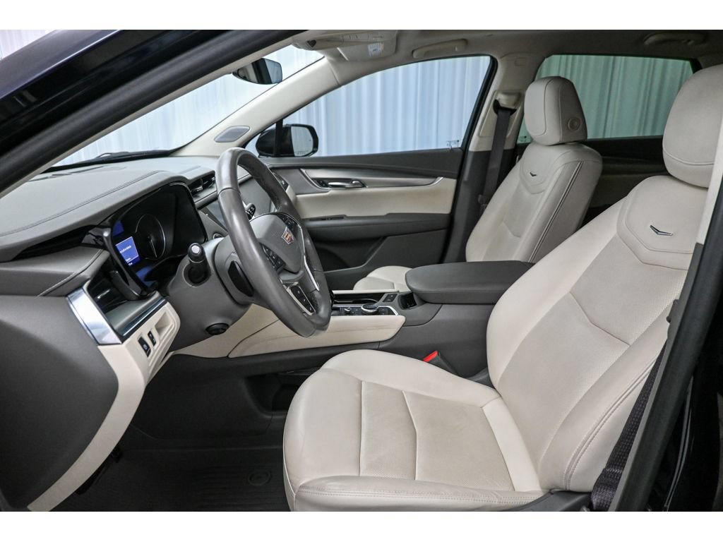Certified 2022 Cadillac XT5 Premium Luxury FWD image 13