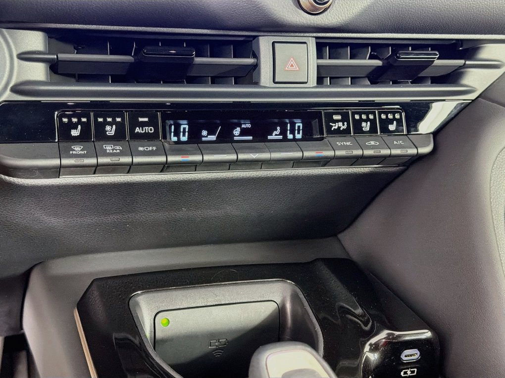 Used 2026 Toyota Crown AWD/4WD image 19